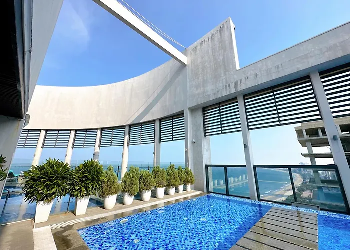 Luxury Apt Opposite Mykhe Beach Da Nang