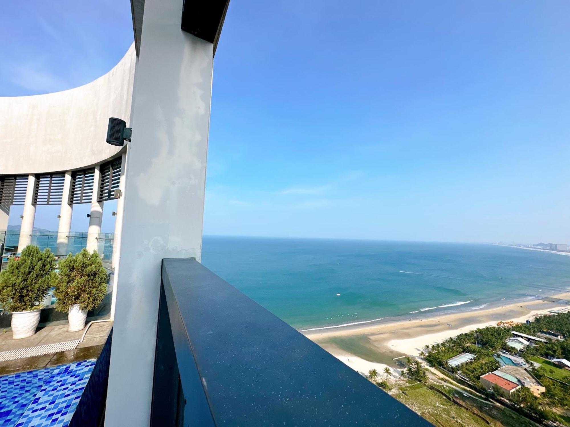 Luxury Opposite Mykhe Apartment