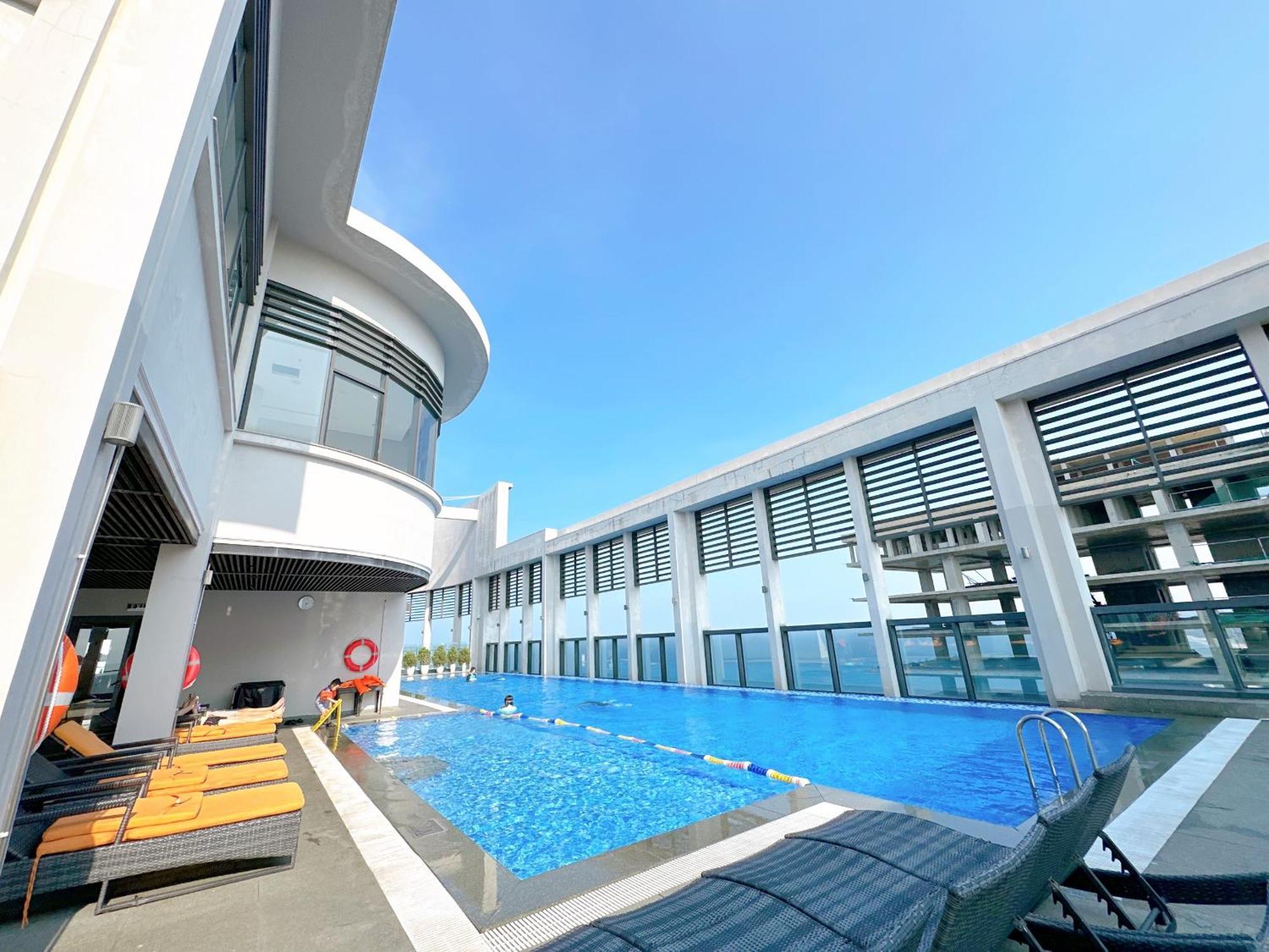 Luxury Opposite Mykhe Apartment *