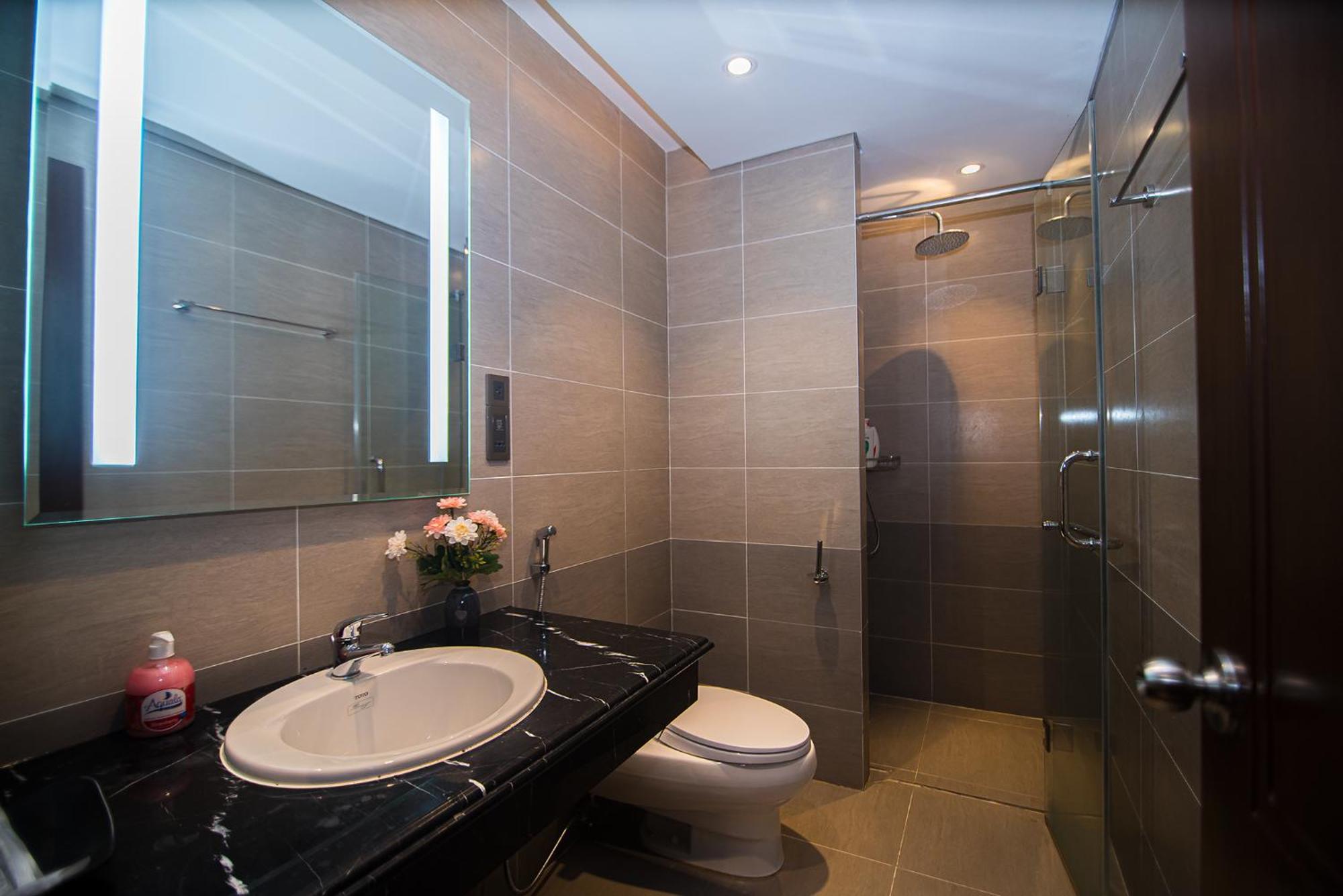 Apartment Luxury Opposite Mykhe Da Nang